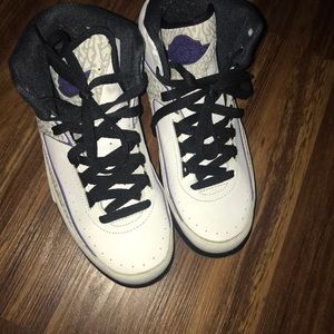 Grade school size 5.5 air Jordan’s